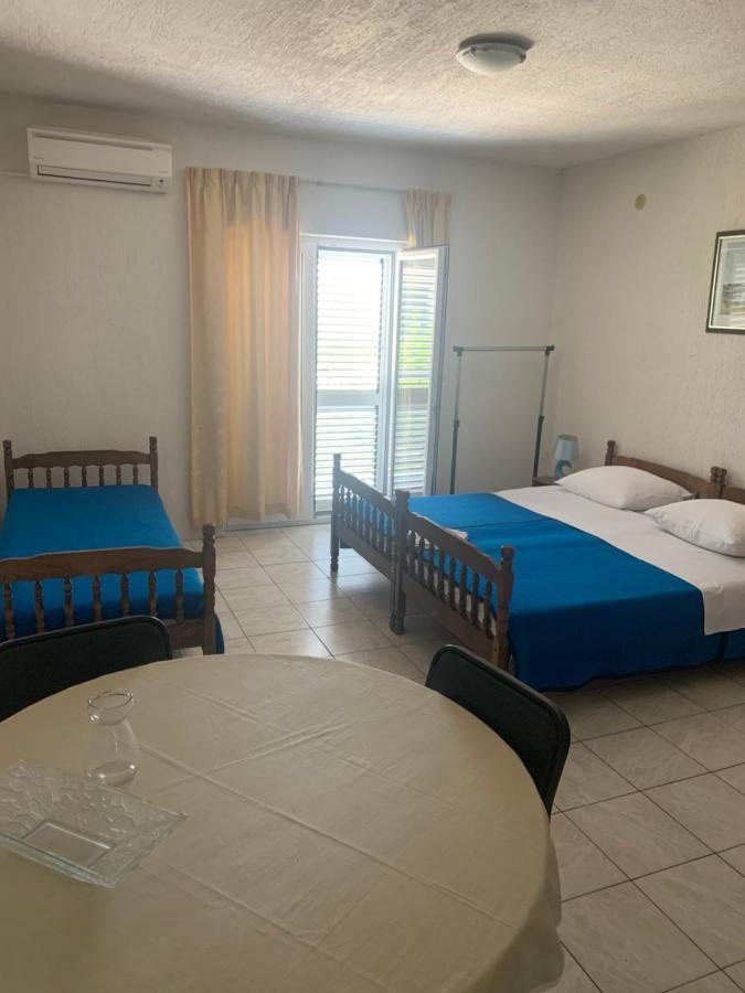 Apartmani Dzapo 斯里马 外观 照片