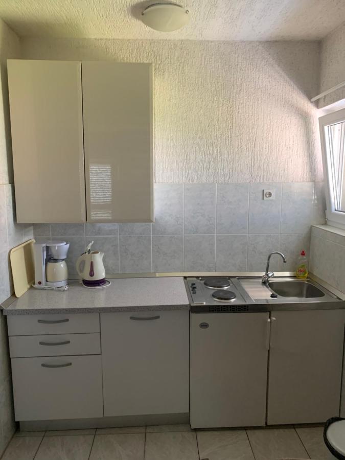 Apartmani Dzapo 斯里马 外观 照片