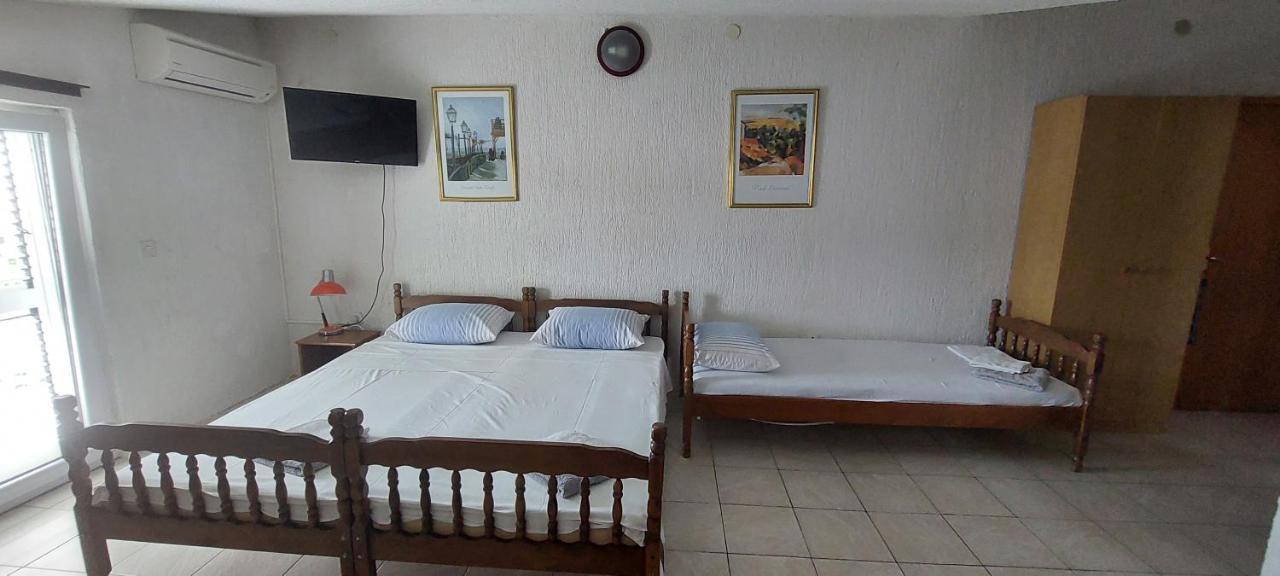 Apartmani Dzapo 斯里马 外观 照片